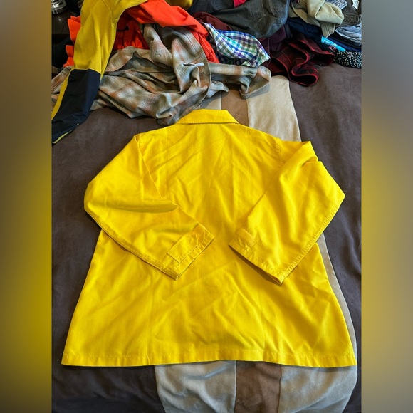 Yellow men’s zip-up chore coat, size large. Very unique - Picture 2 of 5